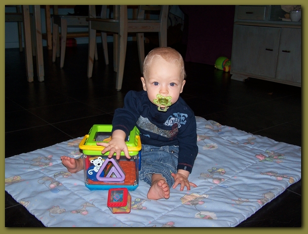 599x448 pixels (218K)